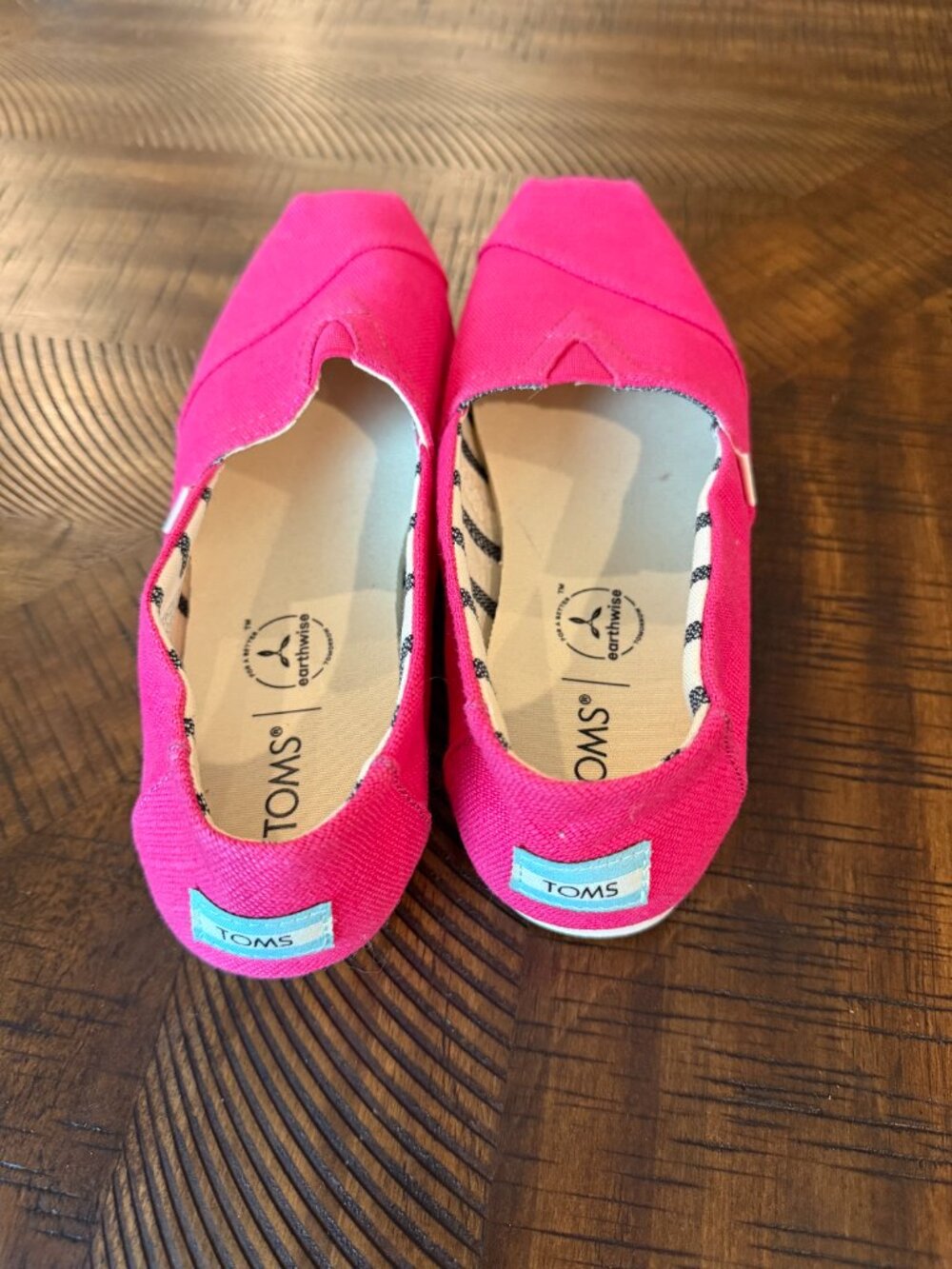 Women’s Toms Pink Canvas Classic Slip-On Flats - Picture 2 of 6